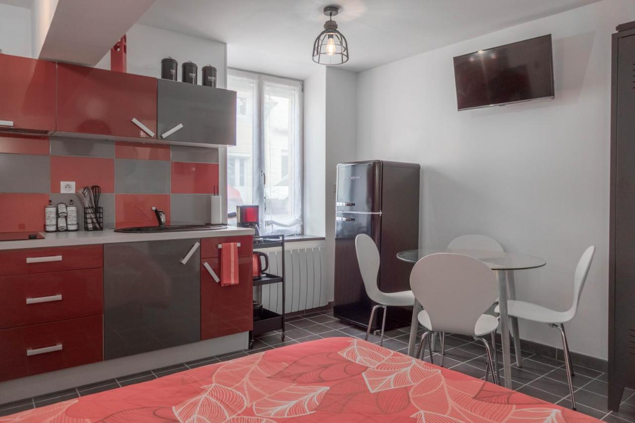 Studio Le Ligerien Saint-Denis-de lʼHôtel Exteriör bild
